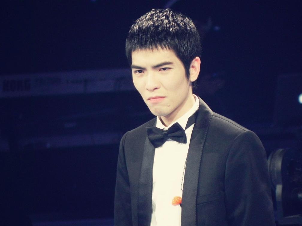 粉丝送萧敬腾油纸伞，这个礼物有何深意？