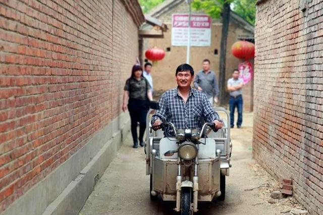 他和于文华陷睡衣门，被蒋大为怒斥炒作，朱之文究竟是一个怎么样的人？