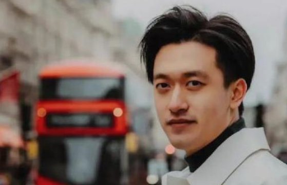 周冠宇的父亲是谁？