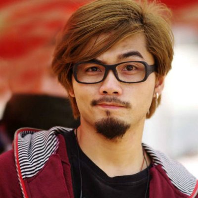 有一首歌的歌词是像一棵海草海草随风飘摇的歌名