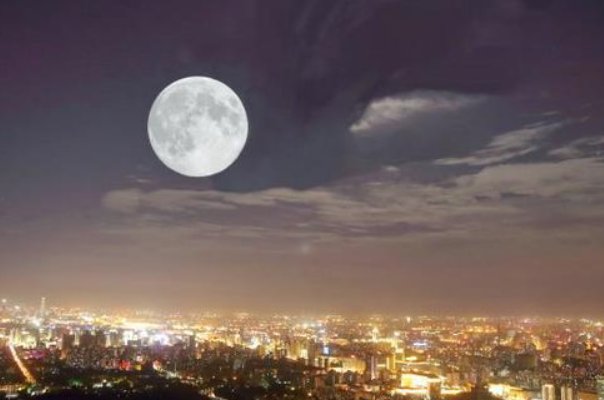 描写8月15月亮的优美语段