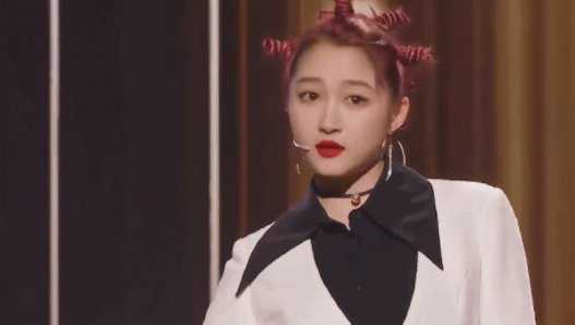 李玟点赞关晓彤版《滴答滴》，你觉得她们关系怎么样？