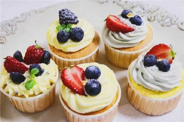 烘焙培训学费一般多少钱？