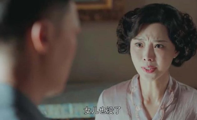 《小娘惹》中，秀凤葬送了一儿两女，你觉得她的人生悲哀吗？