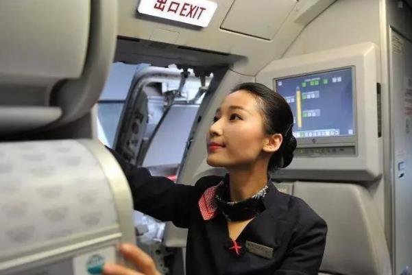 飞机上空姐如果不舒服了去哪里休息？