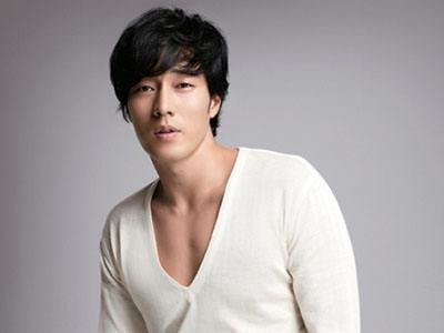 《对不起我爱你》中的女主角是谁？