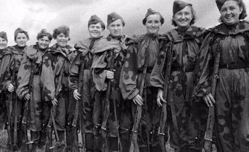 苏联女兵上厕所，为何会让德国妇女尖叫？