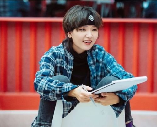 周笔畅ktv体力透支过程全被记录下来，她在ktv都做了哪些事情？