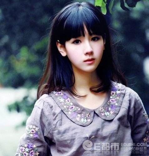 冰冷校花vs四大校草的内容简介