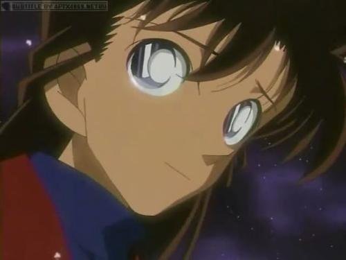 求柯南里小兰可怜的照片 多一些