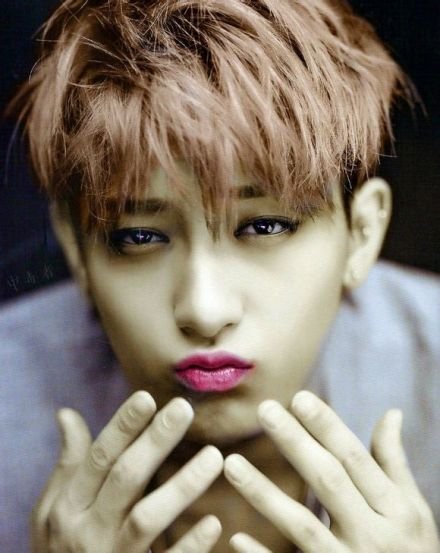 EXO《魅力先生》高清图片