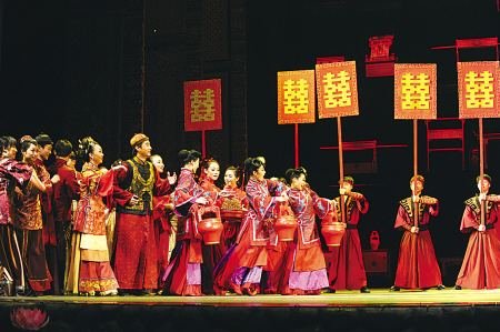 待我长发及腰，少年你娶我可好？待你青丝绾正,铺十里红妆可愿？ 什么意思?