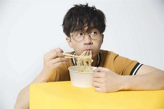 歌词“我还记得我们得约定，一辈子幸福得约定…”什么歌？