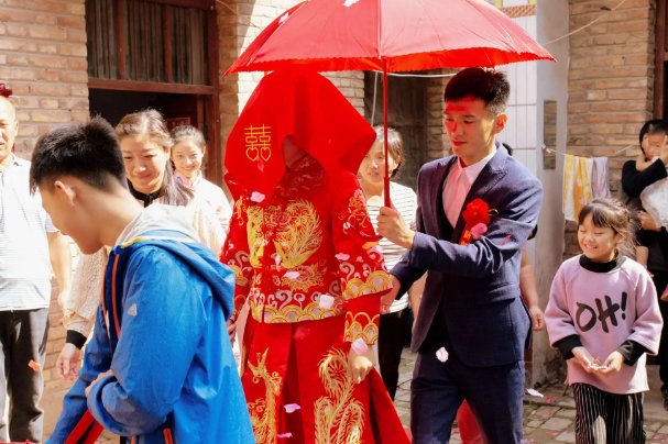 安徽亳州：一女子结婚12年才发现喜被里有葱，这是否跟当地的风俗有关呢？