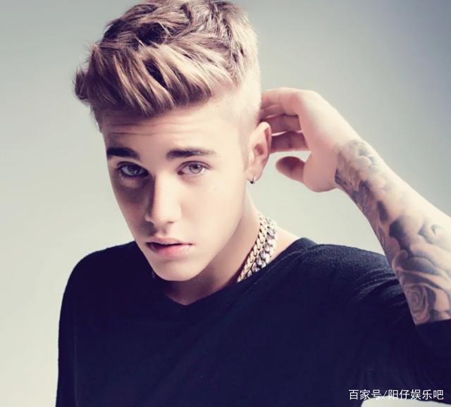 贾斯丁比伯开通微博，他关注的国内第一个明星会是谁？