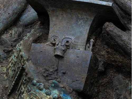 三星堆文物是如何清理发掘的