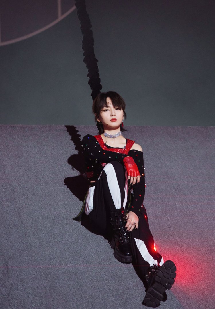 周笔畅ktv体力透支过程全被记录下来,她在ktv都做了哪些事情?