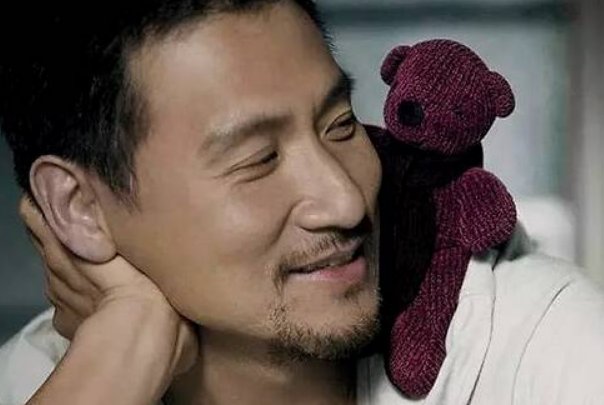 张家辉是张学友的弟弟吗？