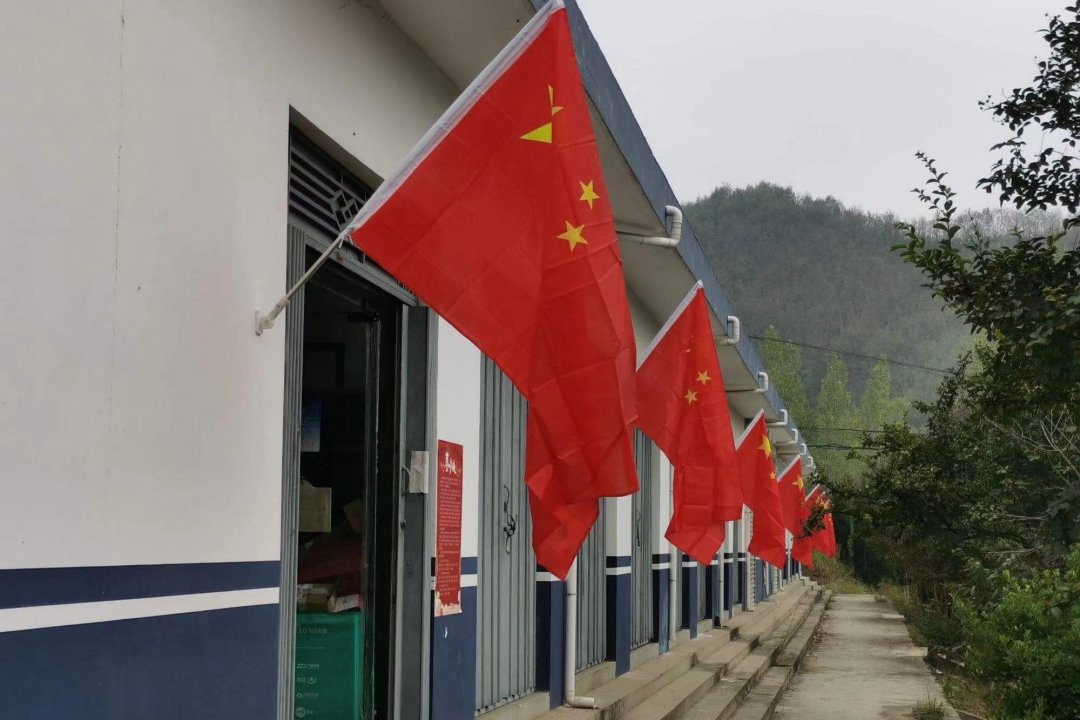 国庆祖国颂诗词 七律