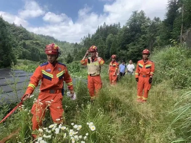 恩施6岁男童走失山林2天成功自救！男孩这2天是靠什么生存的？