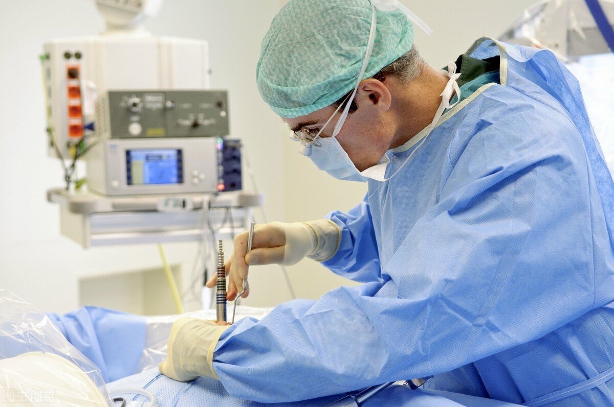 57岁男子在三亚医院做前列腺电切术后死亡，医院对此有何回应？