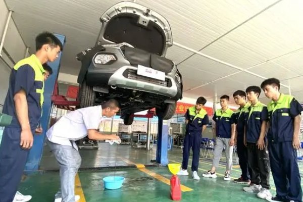 汽修大专学校有哪些