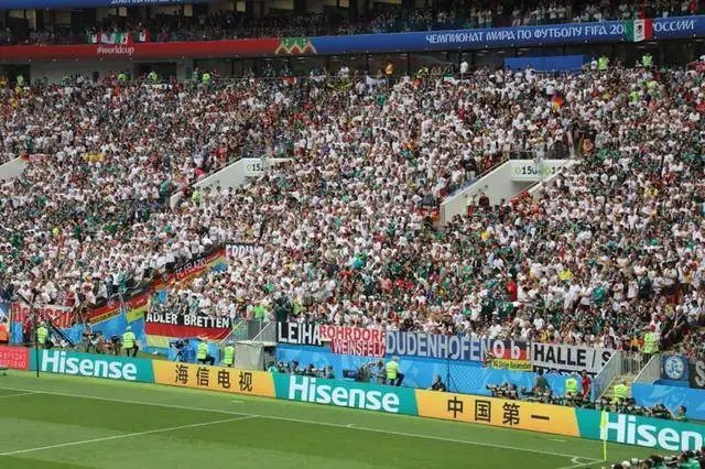 世界杯赛场“中国第一”广告牌亮了，海信公司为何会打出这样的广告？