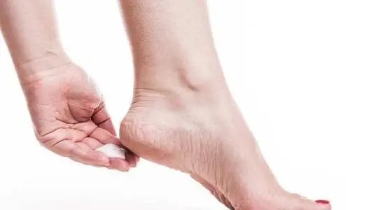 金晨按个脚居然被告知肾不好，按脚与肾有什么关系？