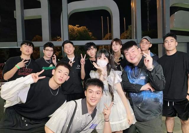 梅尼耶被网友气到结巴，这究竟是怎么回事？