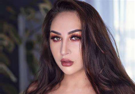 louisa khovanski是谁?