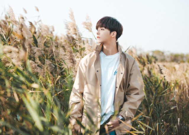 陈立农受伤坐轮椅现身机场,他究竟是如何受伤的?