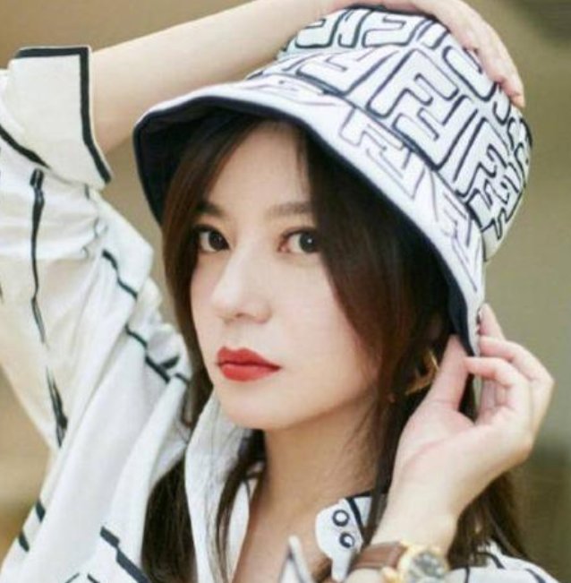 深陷离婚传闻，赵薇和丈夫真的出现了感情危机吗？