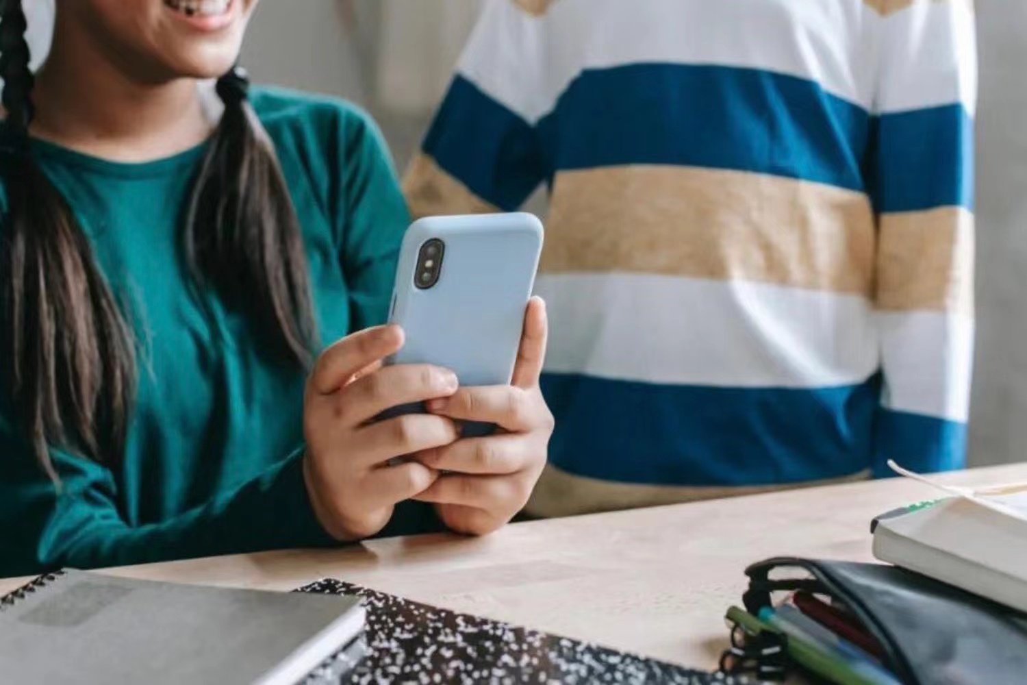 趣夜app怎么下载？