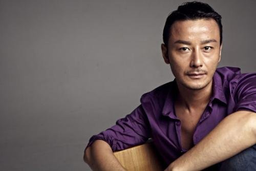 整个心里都是你，轻轻关上我的眼睛 整首歌名字是什么