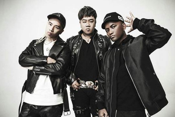 有一种力量照亮了迷茫这是什么歌