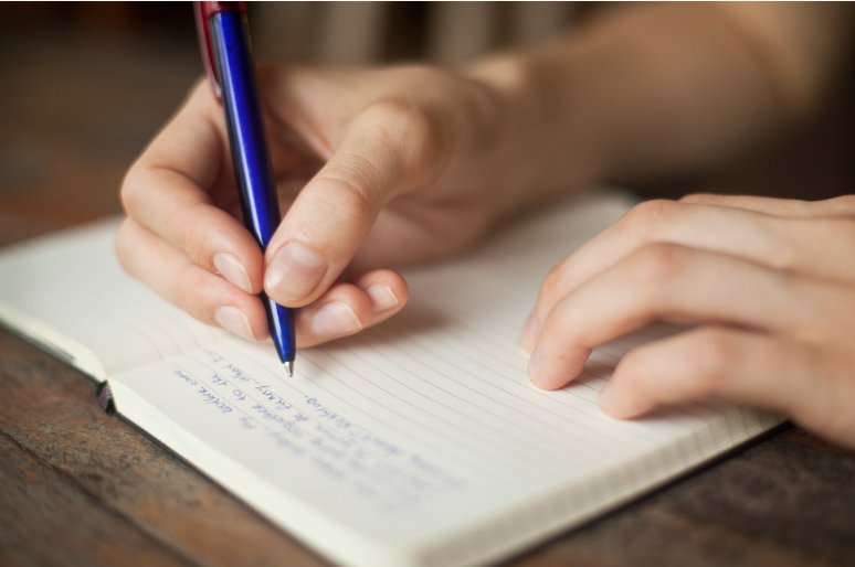 弟弟为什么这样看我作文