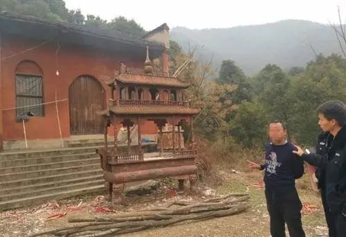 僧人渡河入寺庙盗窃7万多香火钱，如何看待这种坚守自盗行为呢？