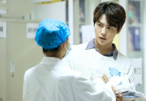 《最美逆行者》兔子叔叔是谁饰演的？