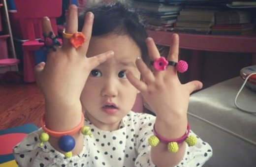 家有小女初长成的意思是什么?