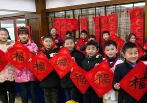 关于元旦的对联五个字有哪些？