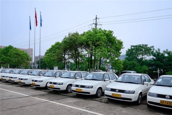 长建驾校咨询电话