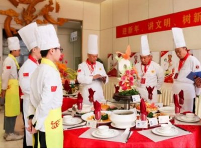 学厨师一般去哪里学