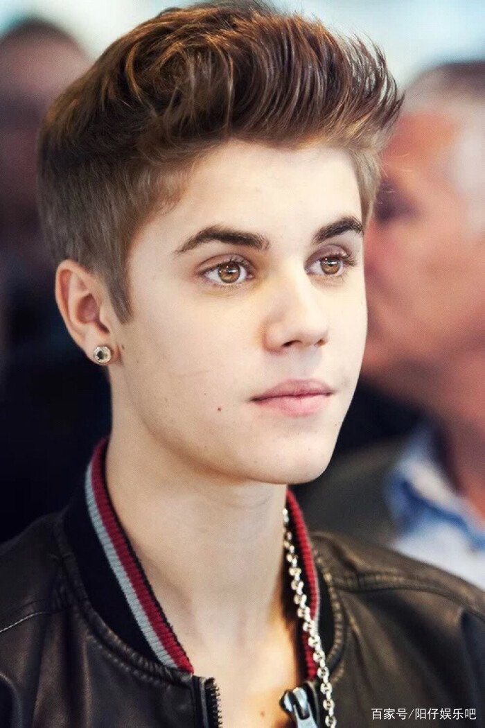 贾斯丁比伯开通微博，他关注的国内第一个明星会是谁？