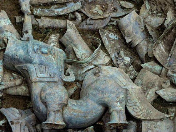 三星堆文物是如何清理发掘的