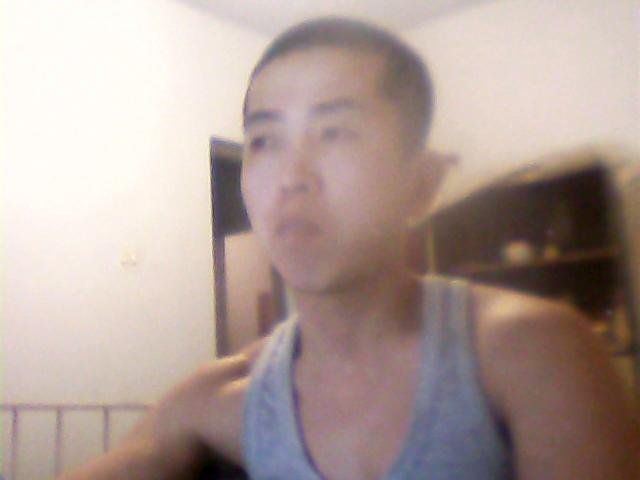 人不在其位,猜一字