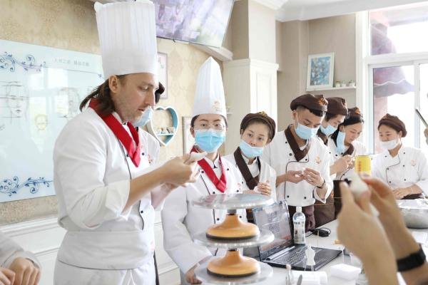 烘焙培训学费一般多少钱?