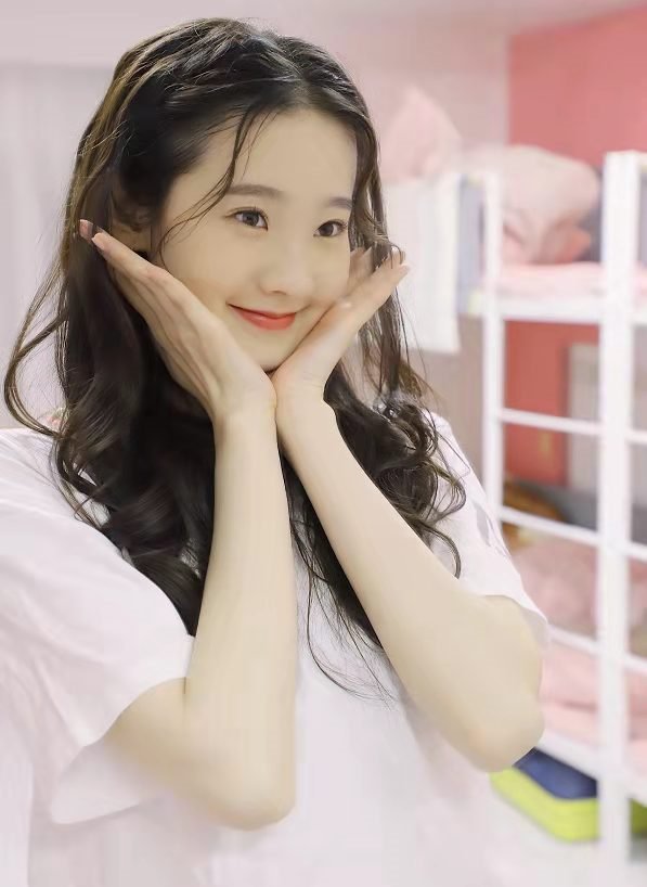 张艺凡为什么被大家称作皇族?她的家庭背景怎么样?