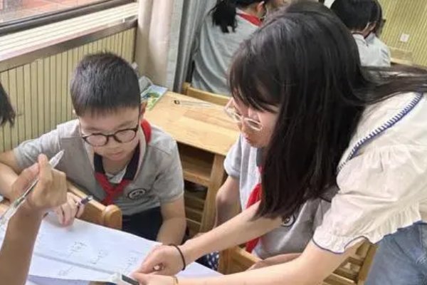 题小松古诗原文及翻译