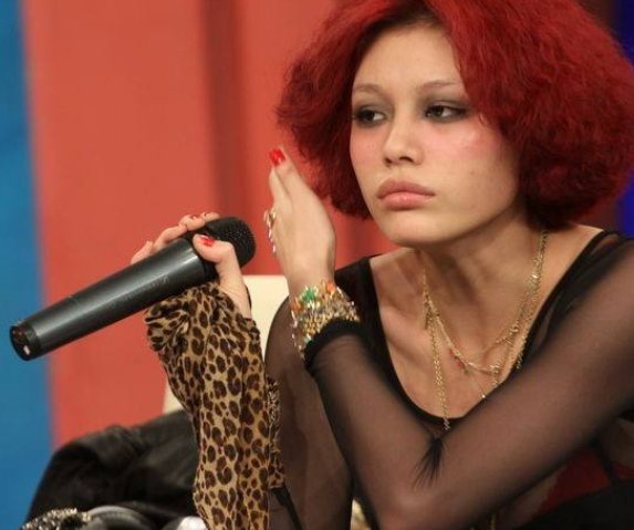 葛荟婕吸毒这件事怎么看？