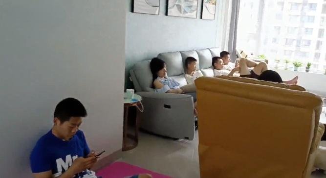 湖南一家16口“超级大家庭”居家隔离走红，能把这一大家人凑齐有多不易？